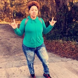 Meet your Posher, Serena